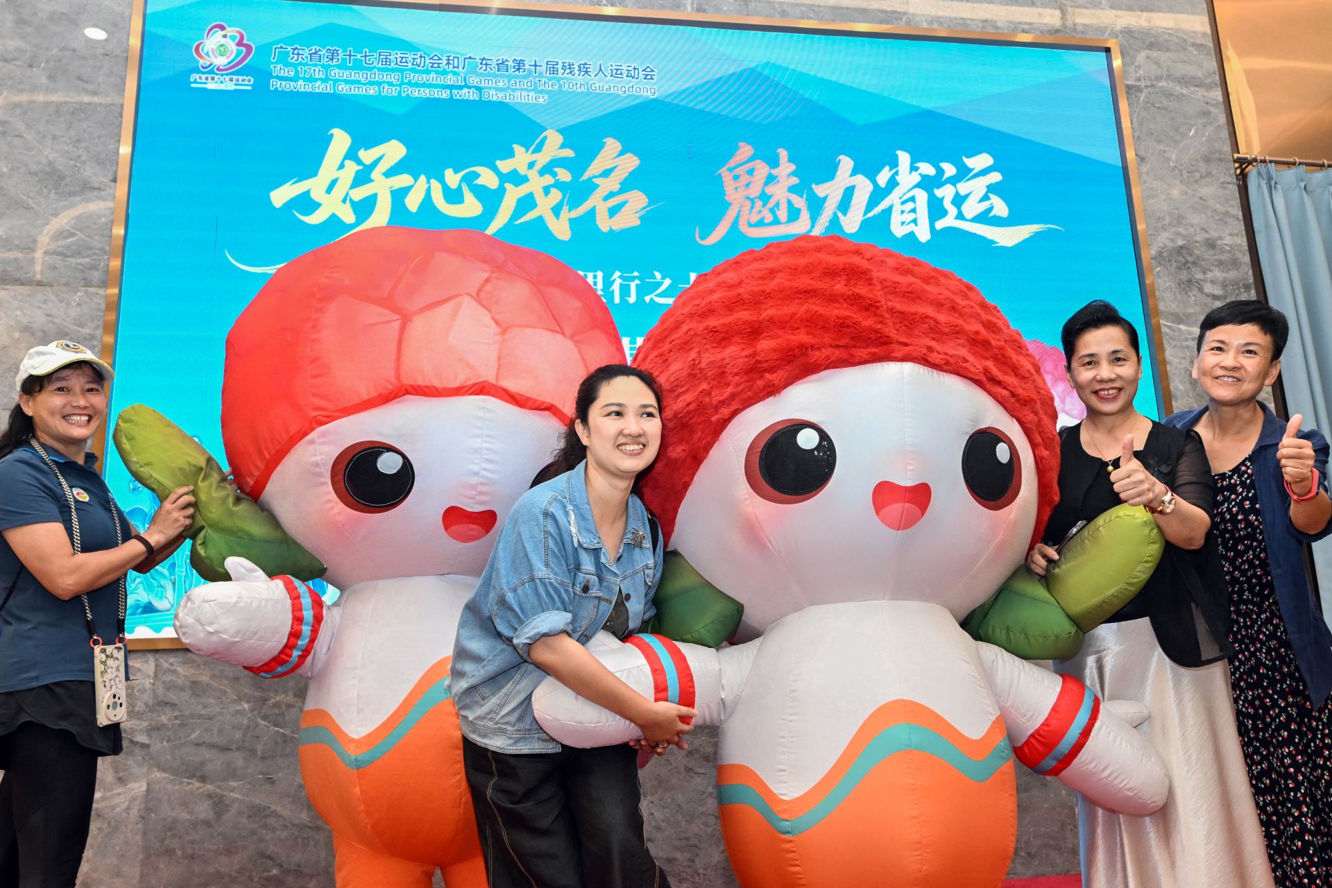 省运会票务推广大篷车巡回活动(湛江站)举行