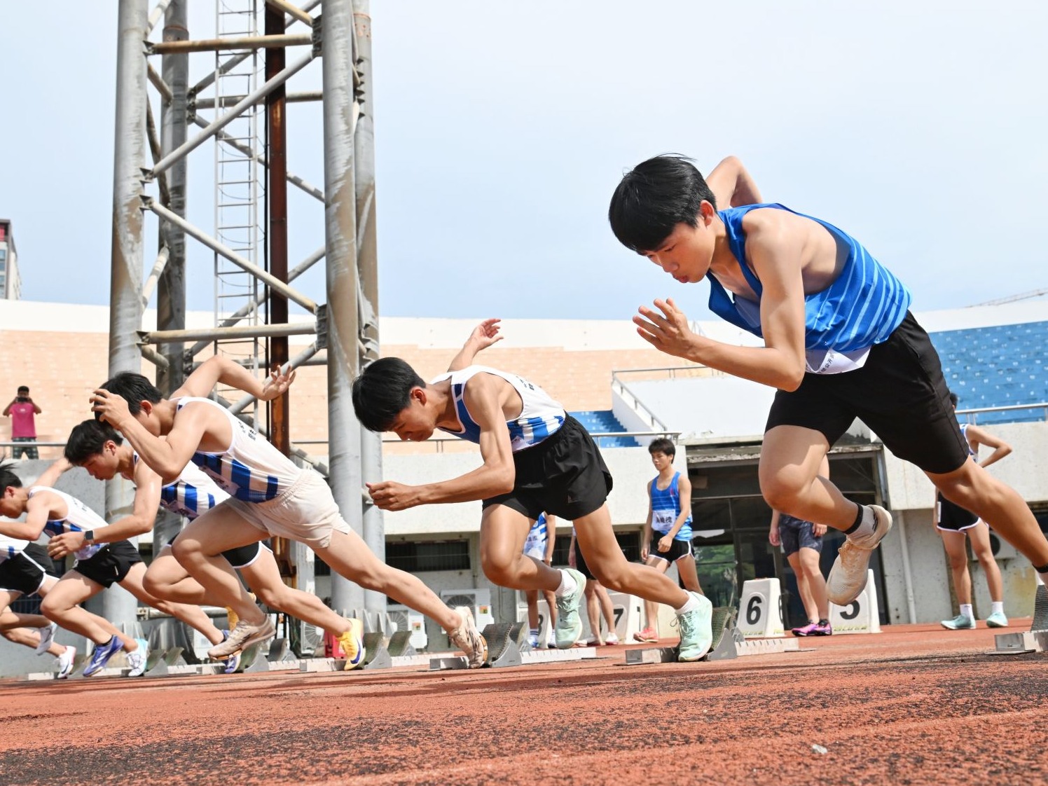 中国体育彩票·2026年湛江市田径公开赛暨市青少年田径选拔赛举行