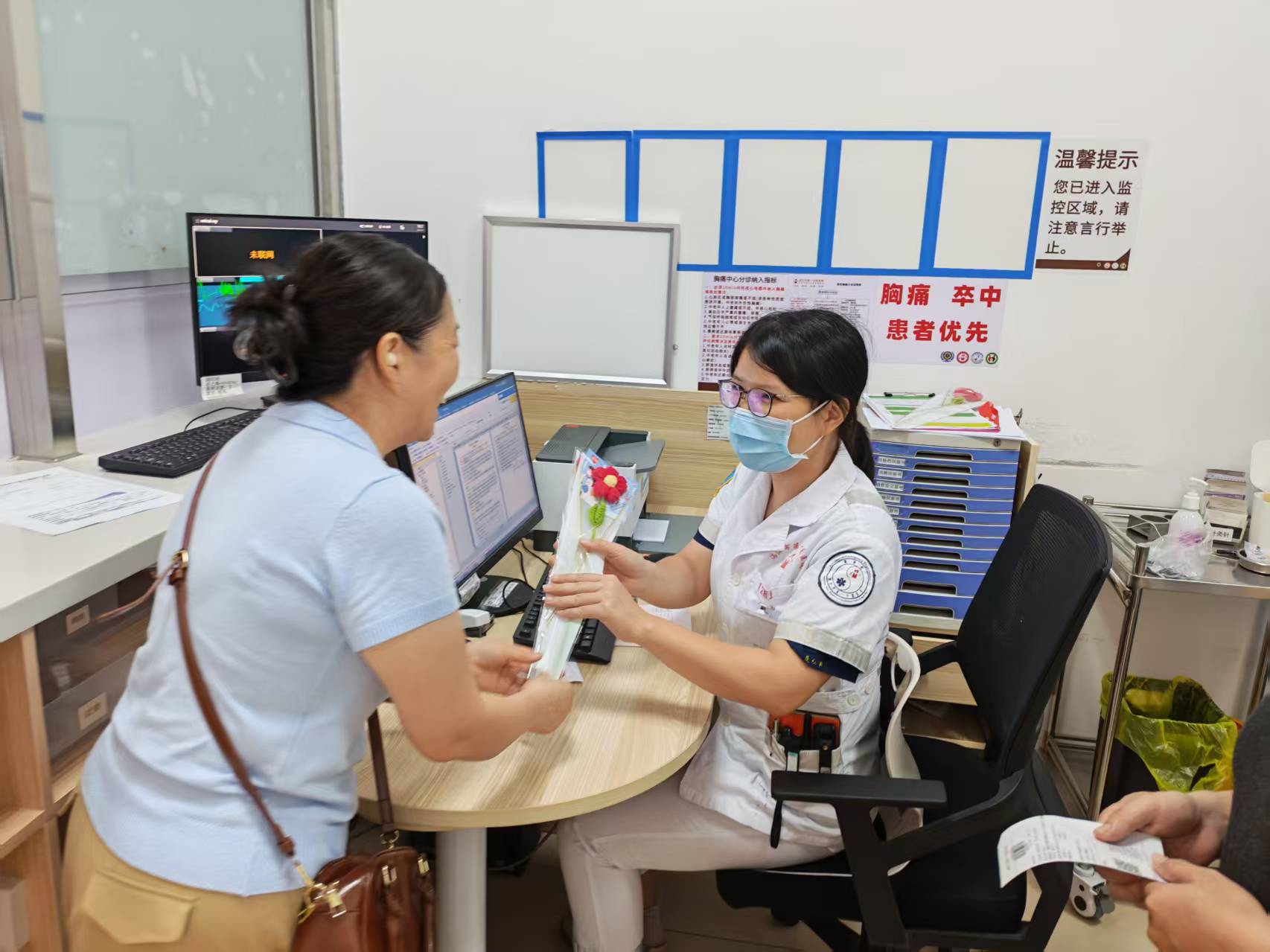 多彩活动庆祝中国医师节