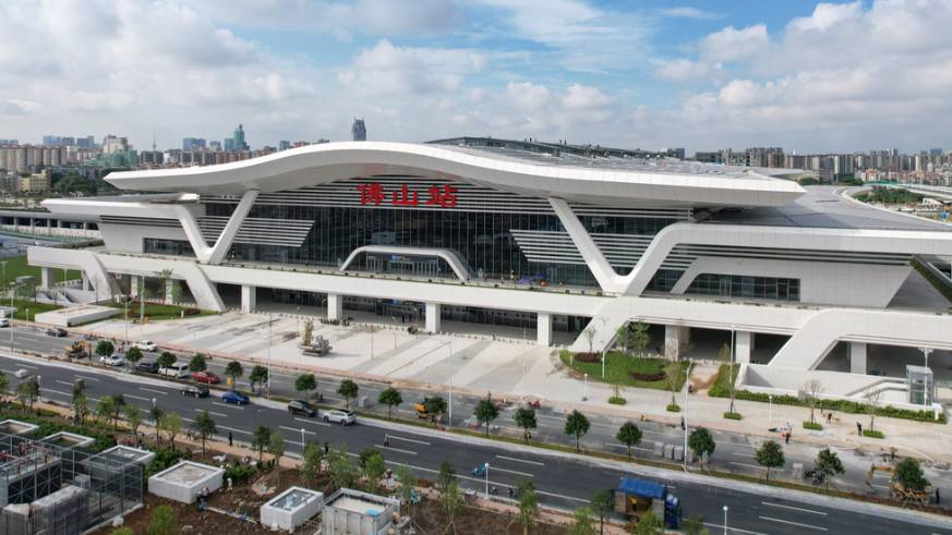 广湛高铁佛山站开通满月 湛江市民出行新添湾区便捷通道