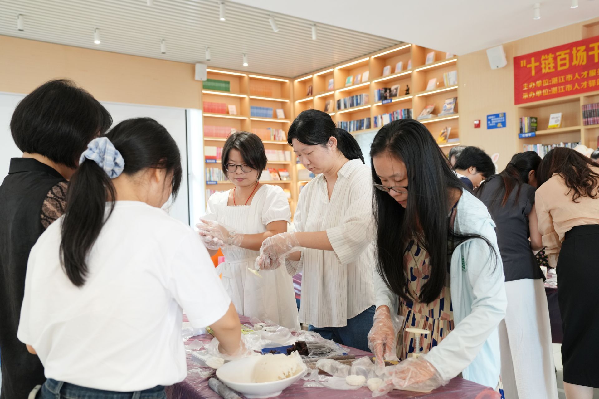 我市开展人才社群引育服务活动