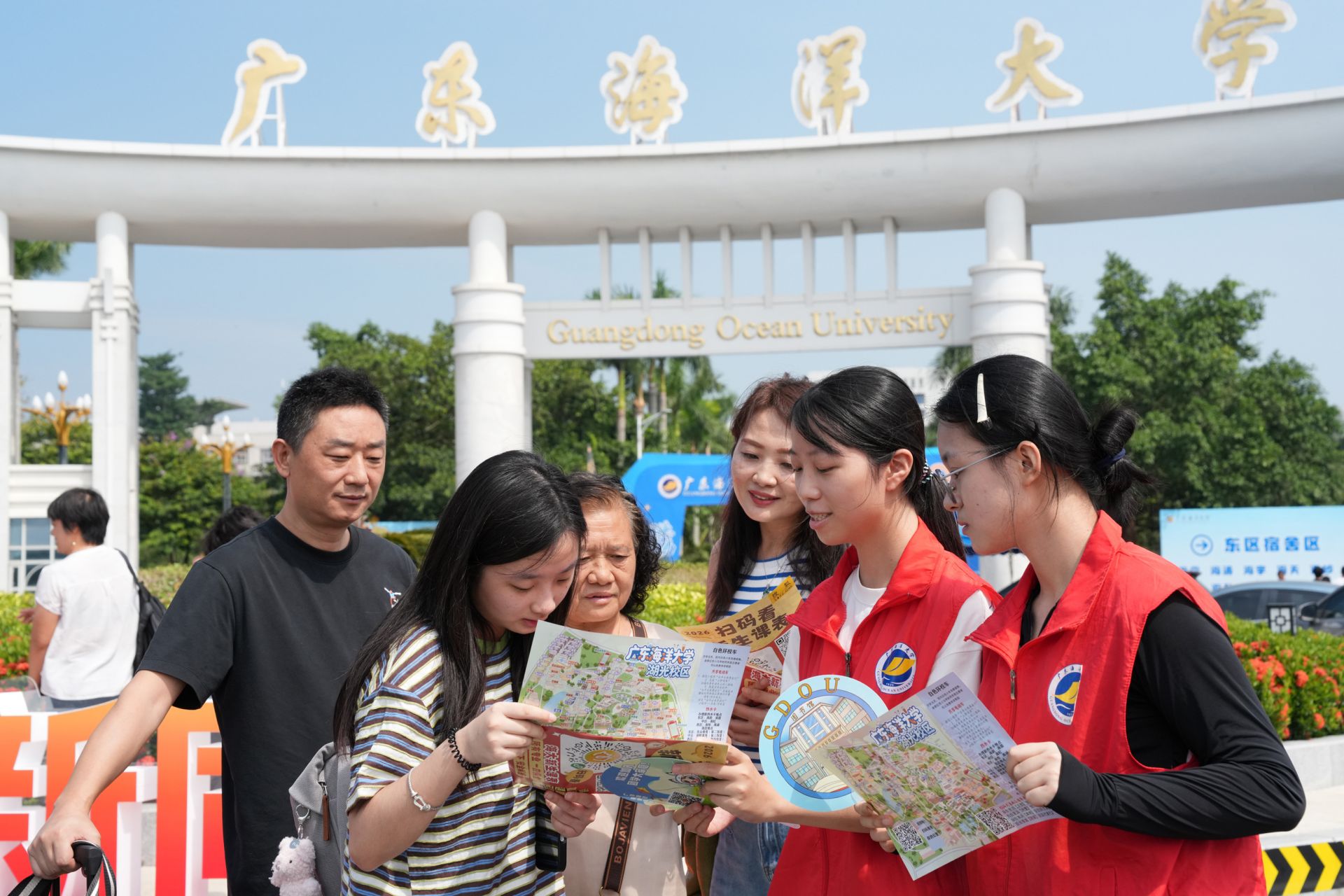 新生集体生日会、百团嘉年华!广东海大迎新现场超燃