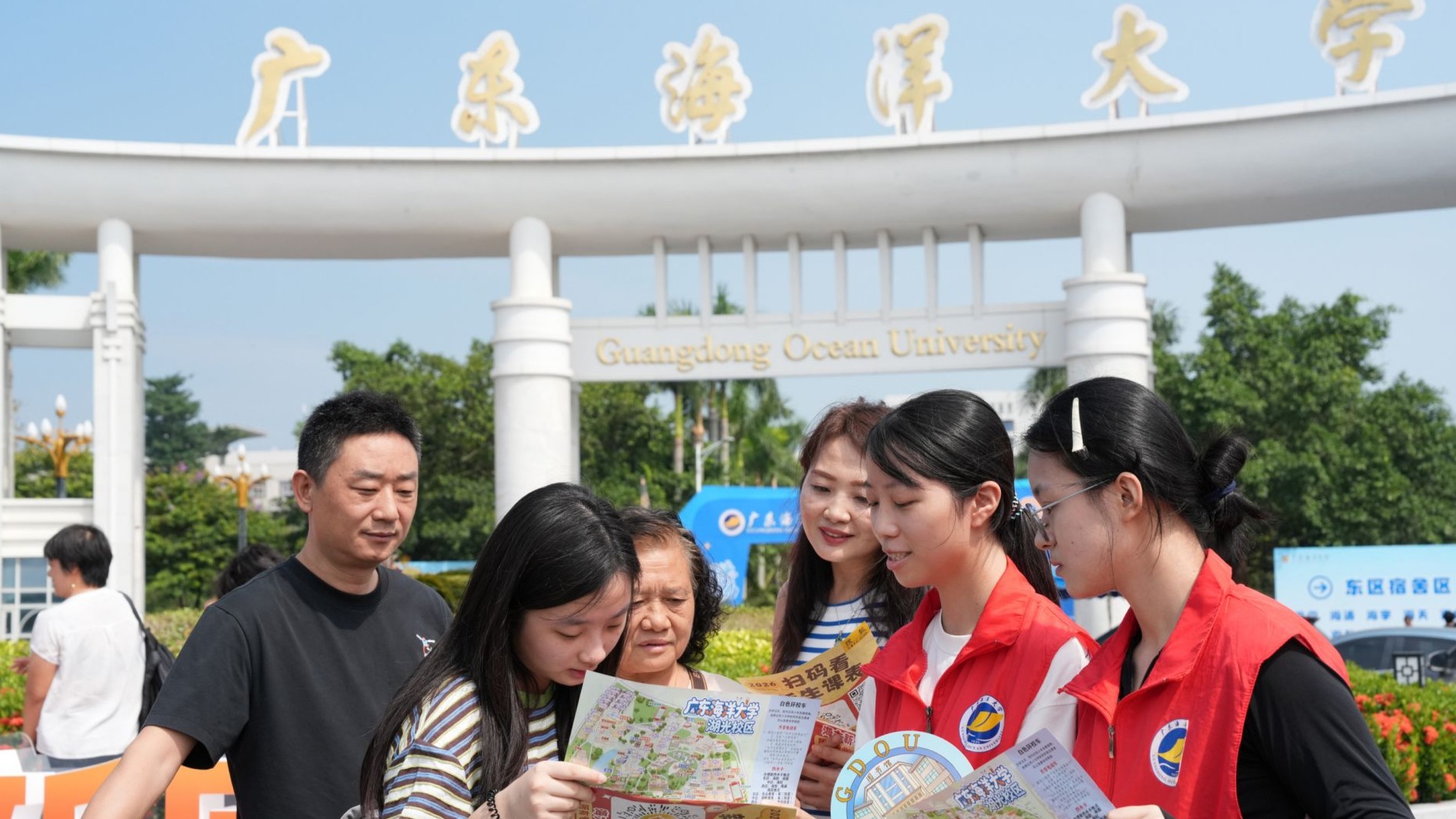 新生集体生日会、百团嘉年华!广东海大迎新现场超燃