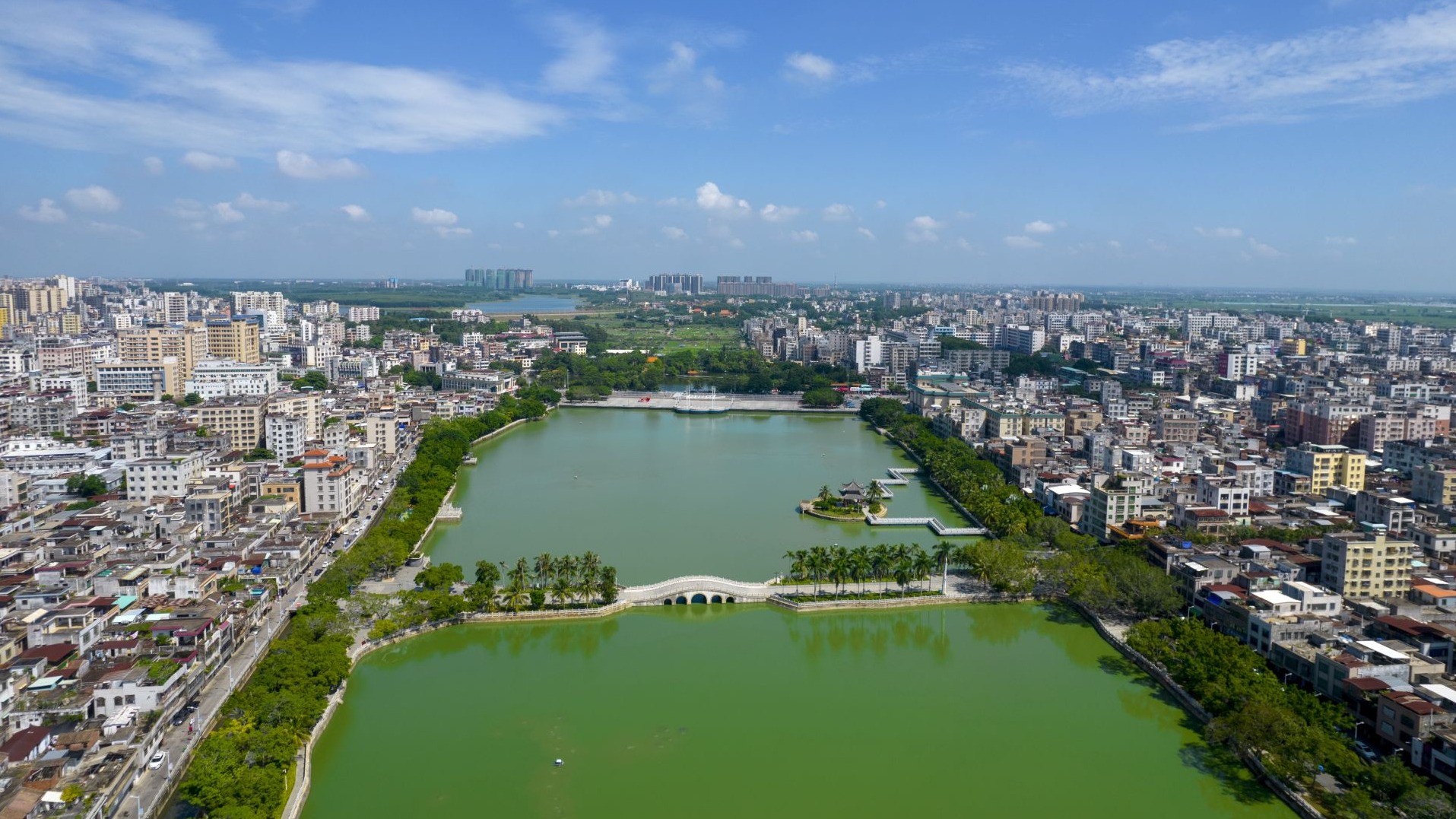 五年实干绘新篇 古邑雷州焕新颜