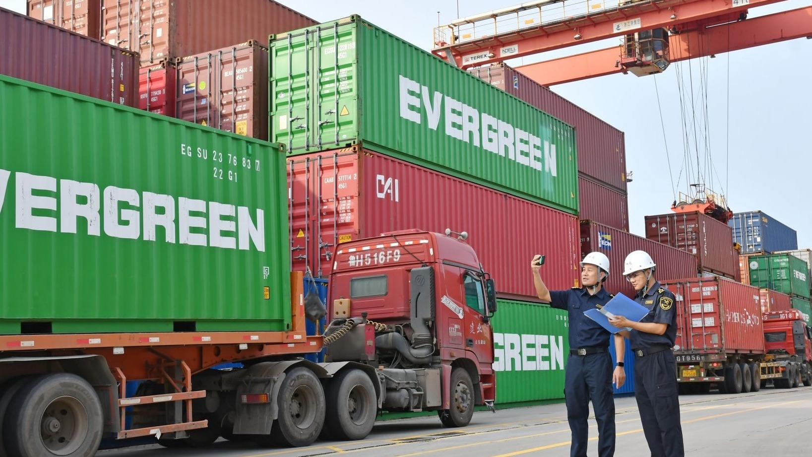 中科炼化聚丙烯首用“并行港”物流模式出海