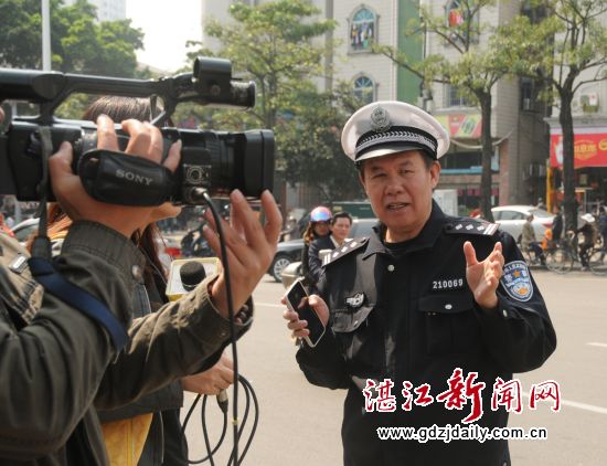 林德邦政委呼吁广大市民文明参与交通,积极支持交通整治行动,为我市“创卫”出力。