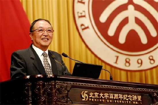 致企业大佬终将逝去的青春