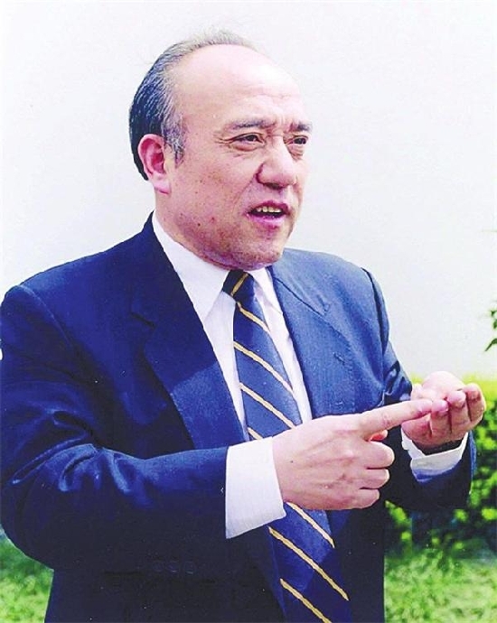 致企业大佬终将逝去的青春