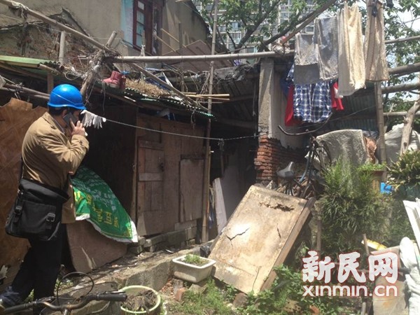 图说：塌房旁被转租的公房。新民网资料图 沈文林 摄