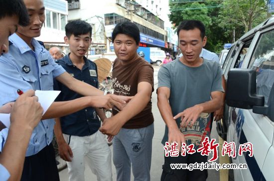 多名执勤交警、协管员被故意戳伤和咬伤。