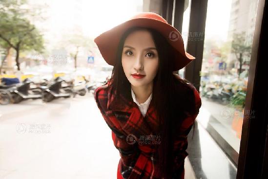 陕西姑娘04年担任大会堂服务员 11年后变身摩登女郎