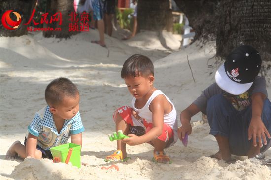 亲子旅行:80后小夫妻抱娃穷游 3岁宝宝足迹遍10国