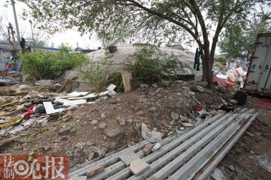 这座飞机掩体状如大蘑菇