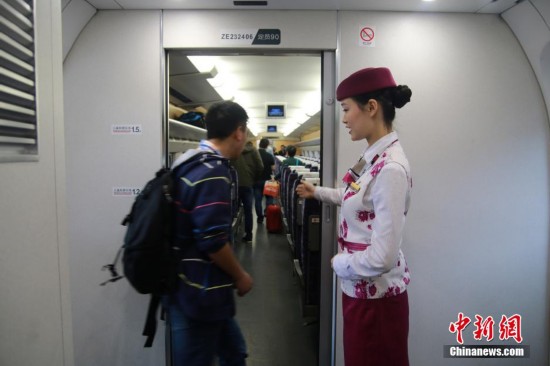 【图刊】重庆“动妹”的客服工作