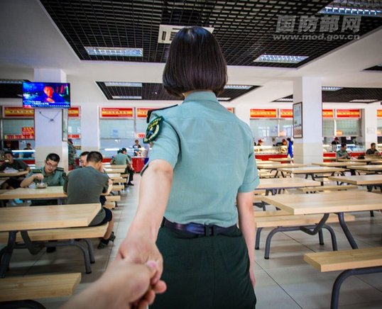 瑙ｆ斁鍐涙渶钀屾嫑鐢熸捣鎶ュ嚭鐐夛細濂冲叺鐗典綘鎵嬫父鍐涙牎