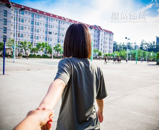 瑙ｆ斁鍐涙渶钀屾嫑鐢熸捣鎶ュ嚭鐐夛細濂冲叺鐗典綘鎵嬫父鍐涙牎