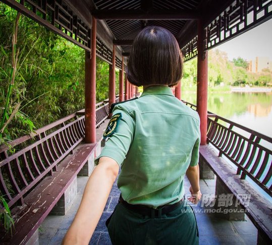 瑙ｆ斁鍐涙渶钀屾嫑鐢熸捣鎶ュ嚭鐐夛細濂冲叺鐗典綘鎵嬫父鍐涙牎