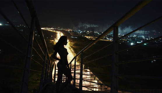 广西柳州白露大桥人体艺术照引争议