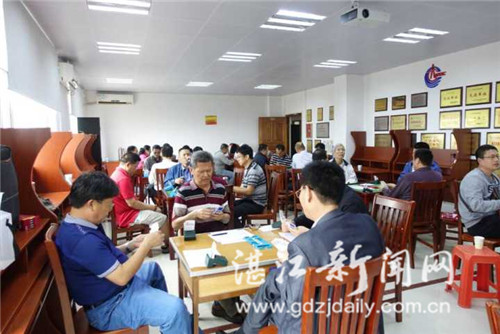 图为比赛现场。