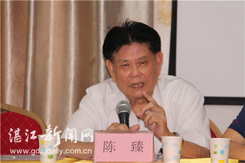 市老年人体育协会主席陈臻回顾总结了2016年区老体协工作，部署了2017年工作任务，提出了明确的任务目标。