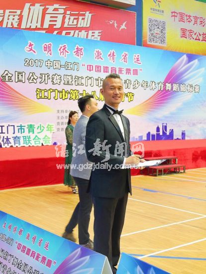 广东海洋大学高超担任现场裁判。