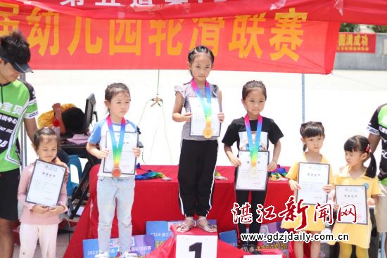 获奖的可爱小选手