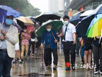 雨中核酸檢測 有速度更有溫度