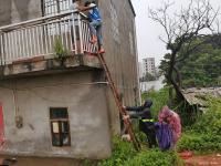 無懼風(fēng)雨，筑起“紅色防護(hù)墻”