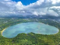 雨后湖光巖：靜湖云影動 碧水青煙起