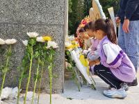 报小图·清明丨湛江市民在寸金公园烈士陵园缅怀先烈