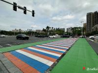 湛江人民大道与体育南路交汇处斑马线换新