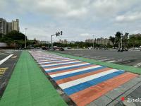 湛江人民大道与体育南路交汇处斑马线换新